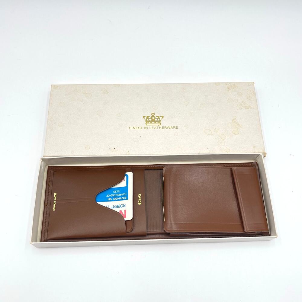 New in Box Men Leather Ware Bi fold Billfold Flip Finest in Leather